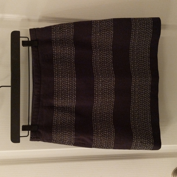 Anne Taylor Loft skirt size 4P black with white stitching - Picture 2 of 3